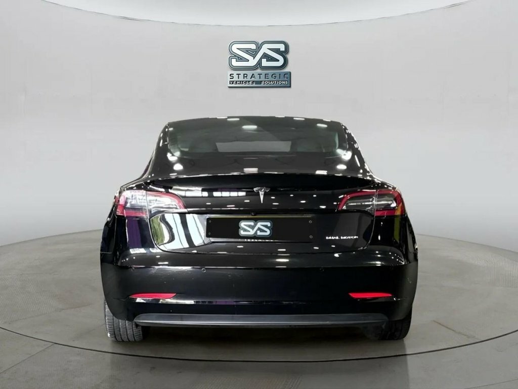 Tesla Model 3 Saloon Black #2