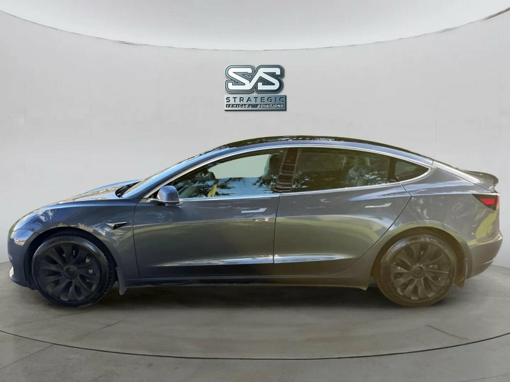Tesla Model 3 Saloon White #8