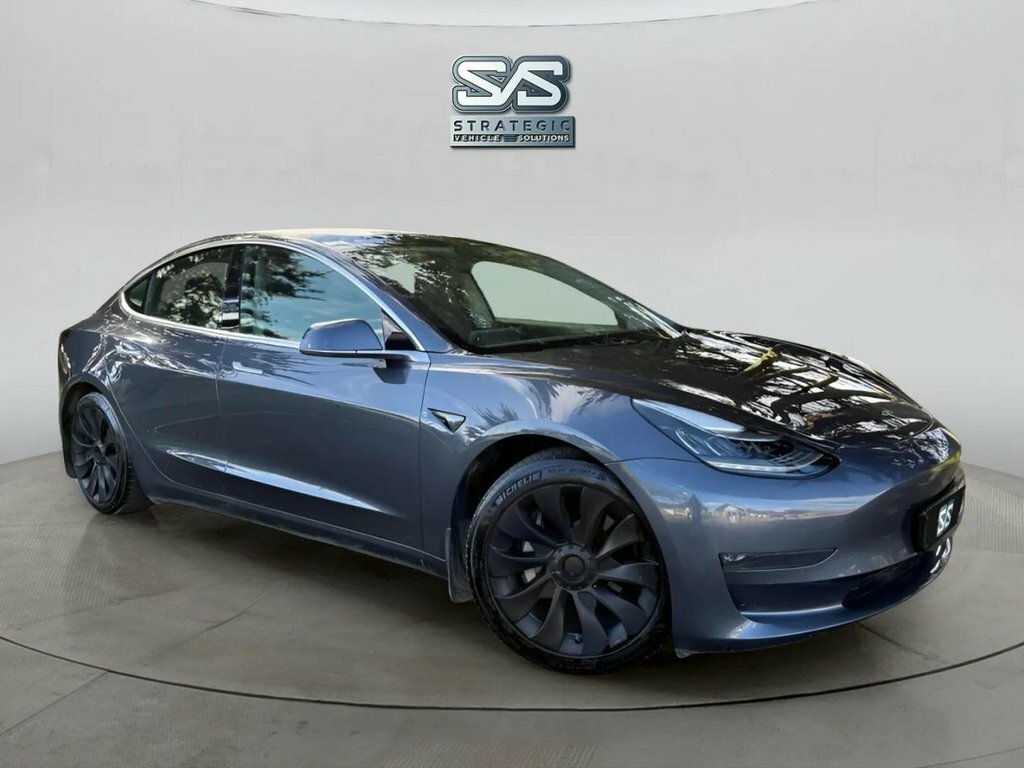 Tesla Model 3 Saloon Grey