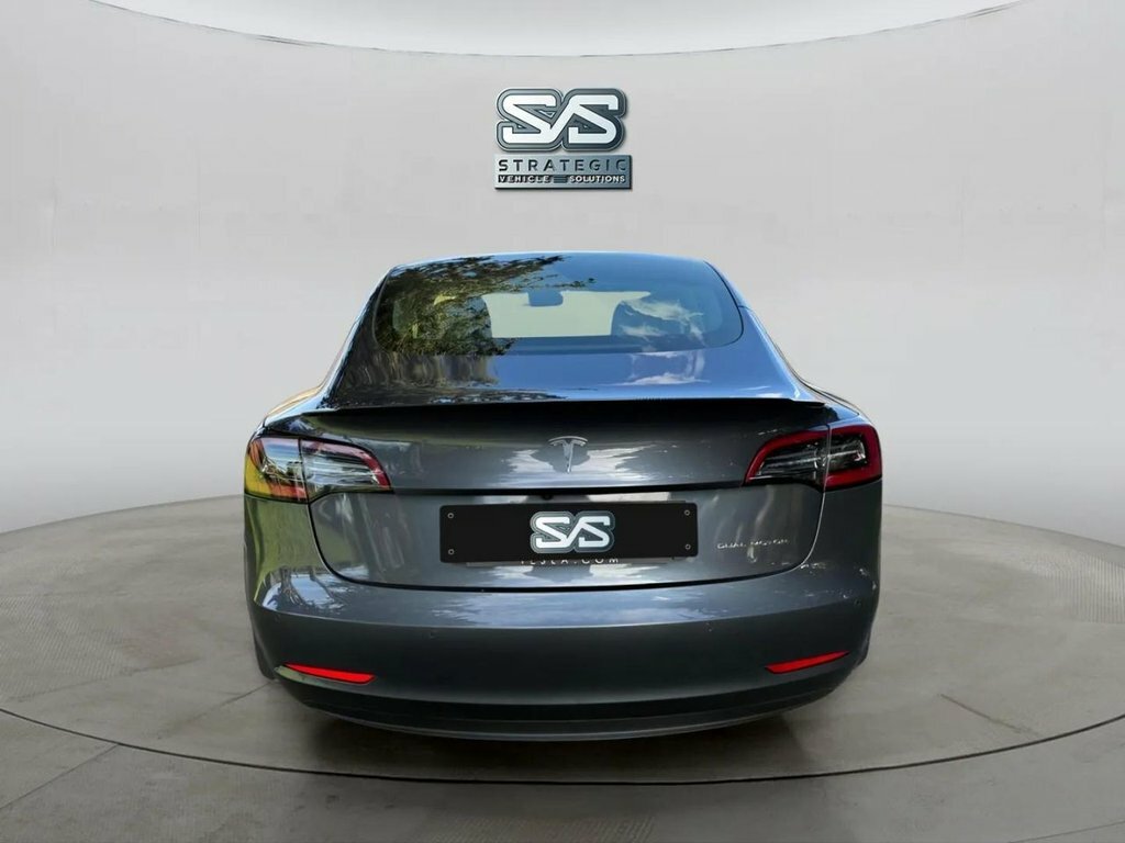 Tesla Model 3 Saloon White #7
