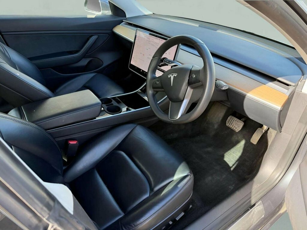 Tesla Model 3 Saloon White #10