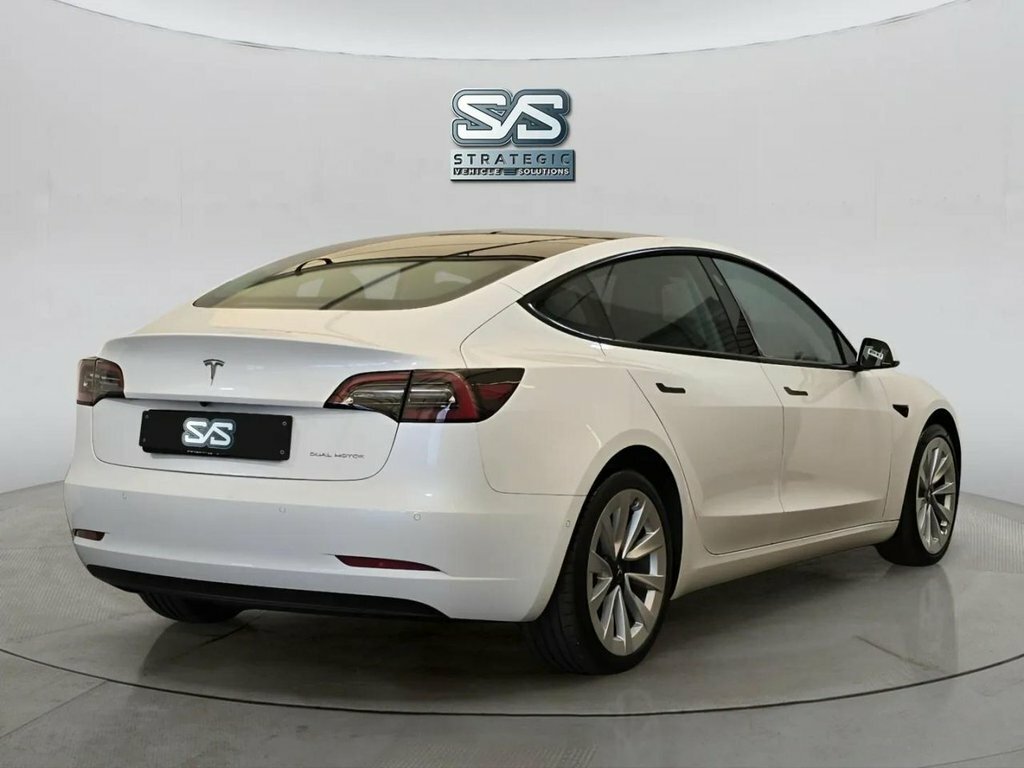 Tesla Model 3 Saloon White #3