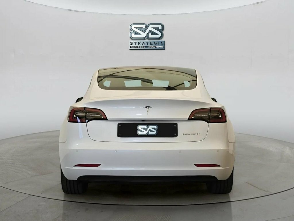 Tesla Model 3 Saloon White #2