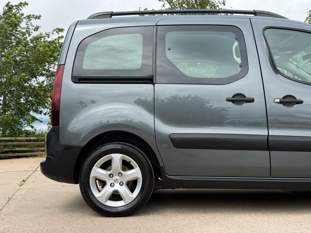 Peugeot Partner Tepee 1.6 E-hdi Tepee S 92 Bhp White #14
