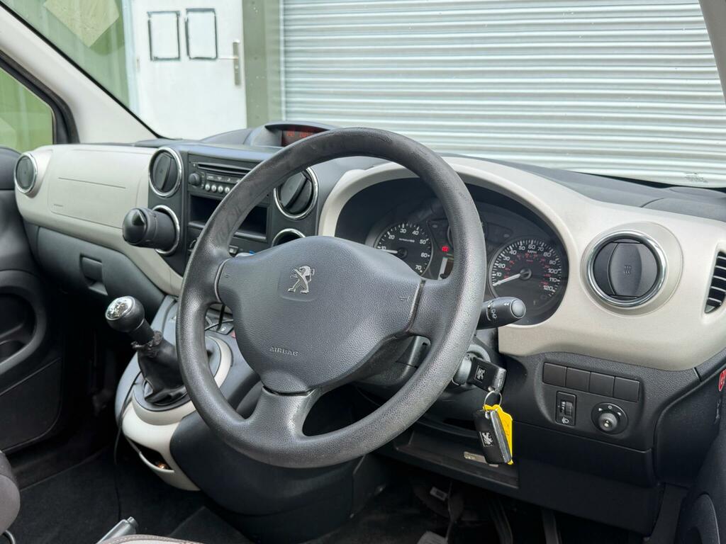 Peugeot Partner Tepee 1.6 E-hdi Tepee S 92 Bhp White #18