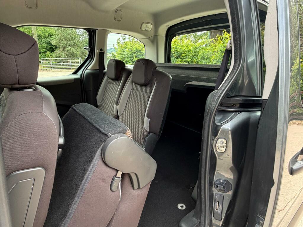 Peugeot Partner Tepee 1.6 E-hdi Tepee S 92 Bhp White #23