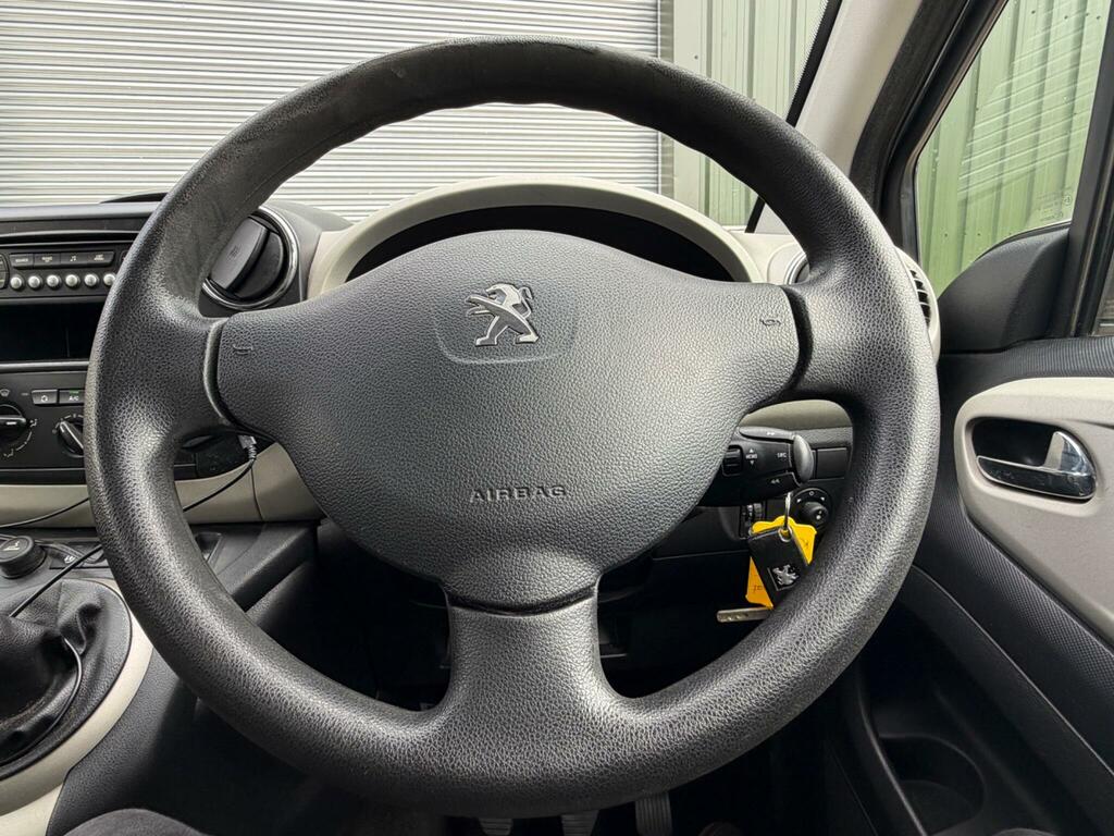Peugeot Partner Tepee 1.6 E-hdi Tepee S 92 Bhp White #25