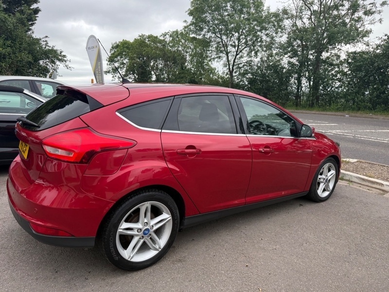 Ford Focus Zetec Tdci YP16ZCF Red #6