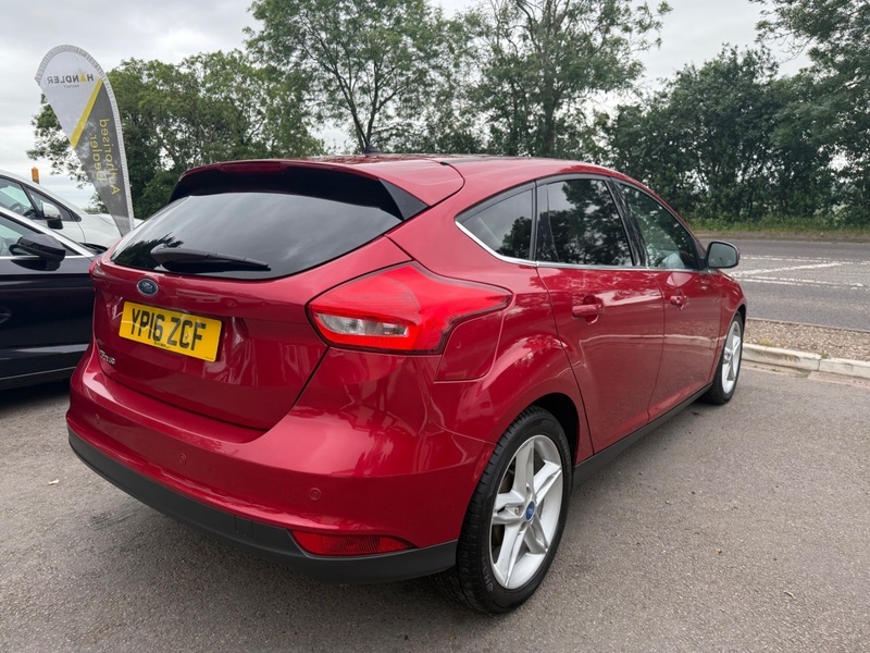 Ford Focus Zetec Tdci YP16ZCF Red #5