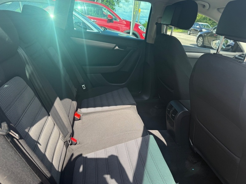 Volkswagen Passat Black #19