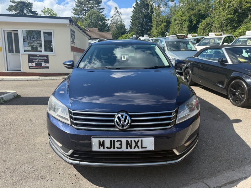 Volkswagen Passat Black #9
