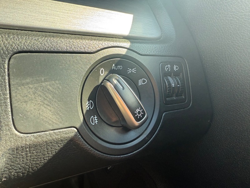 Volkswagen Passat Black #22