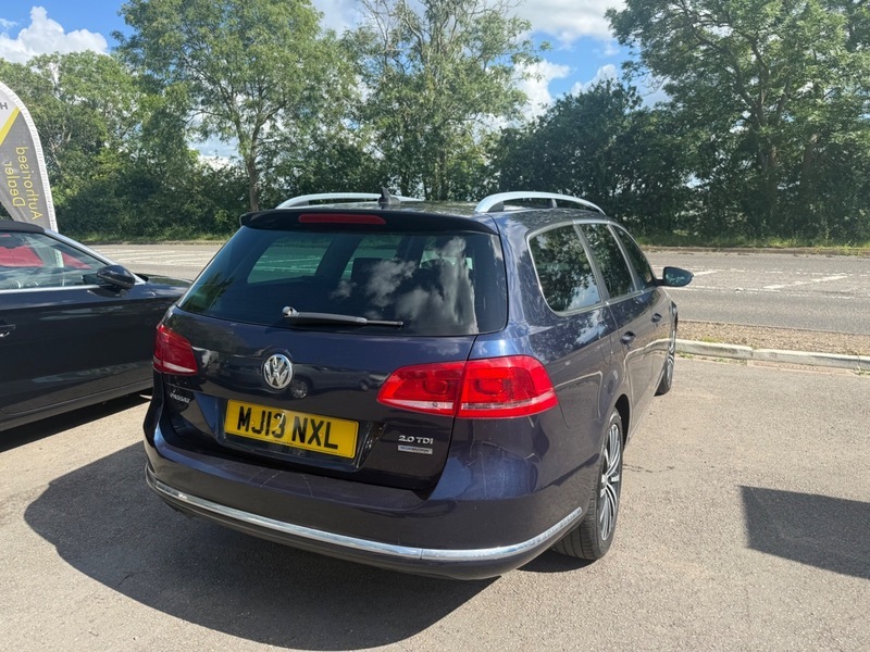 Volkswagen Passat Sport Tdi Bluemotion Technology Blue #4