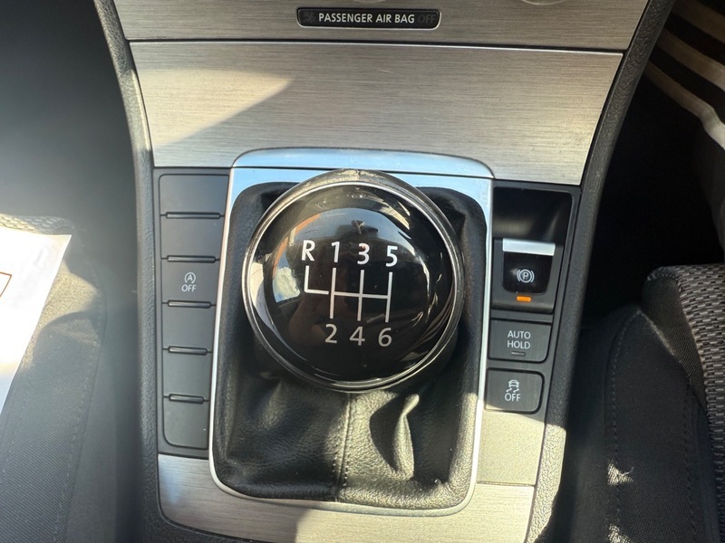 Volkswagen Passat Black #28