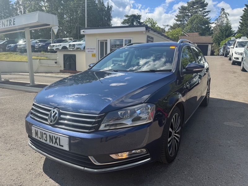 Volkswagen Passat Black #10