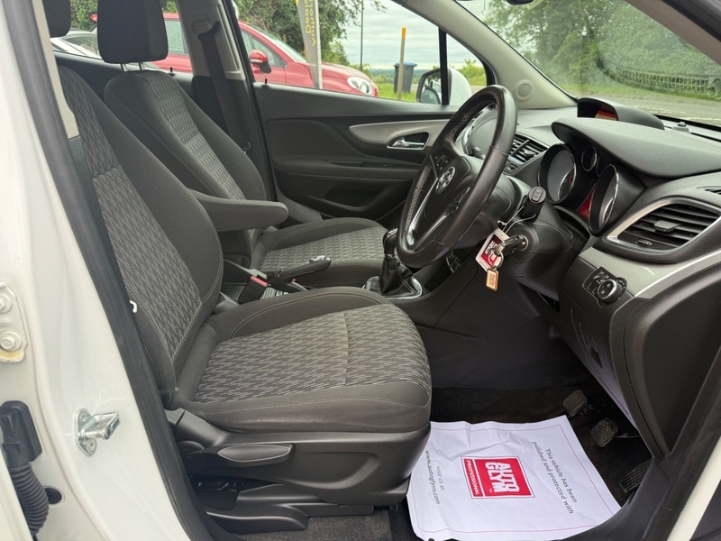Vauxhall Mokka Tech Line Cdti S FV64YGY White #5