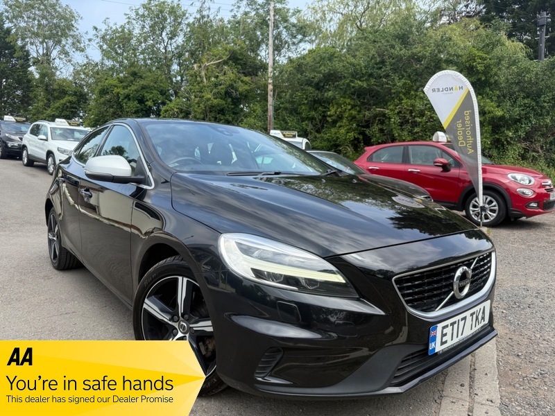 Volvo V40 T3 R-design Nav Plus Black #2