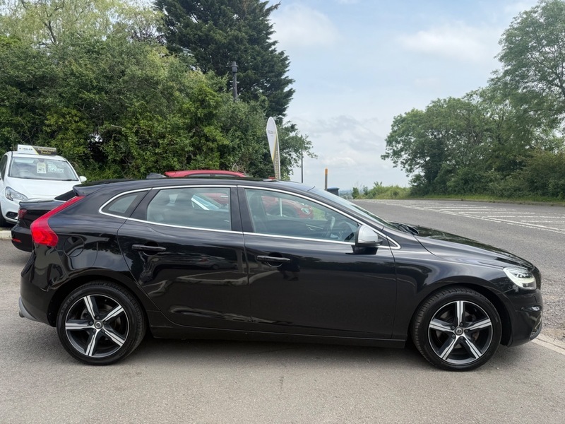 Volvo V40 T3 R-design Nav Plus Black #4