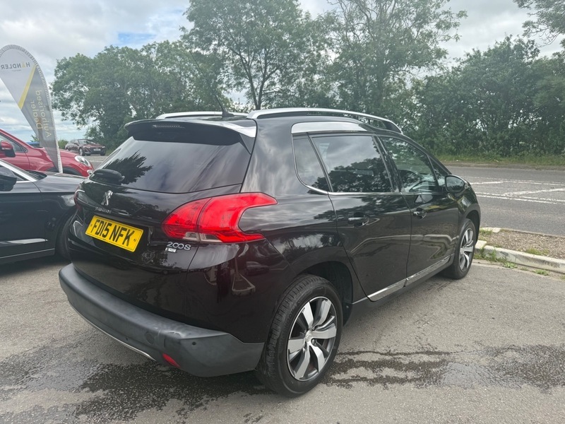Peugeot e-2008 E-hdi Allure Black #5
