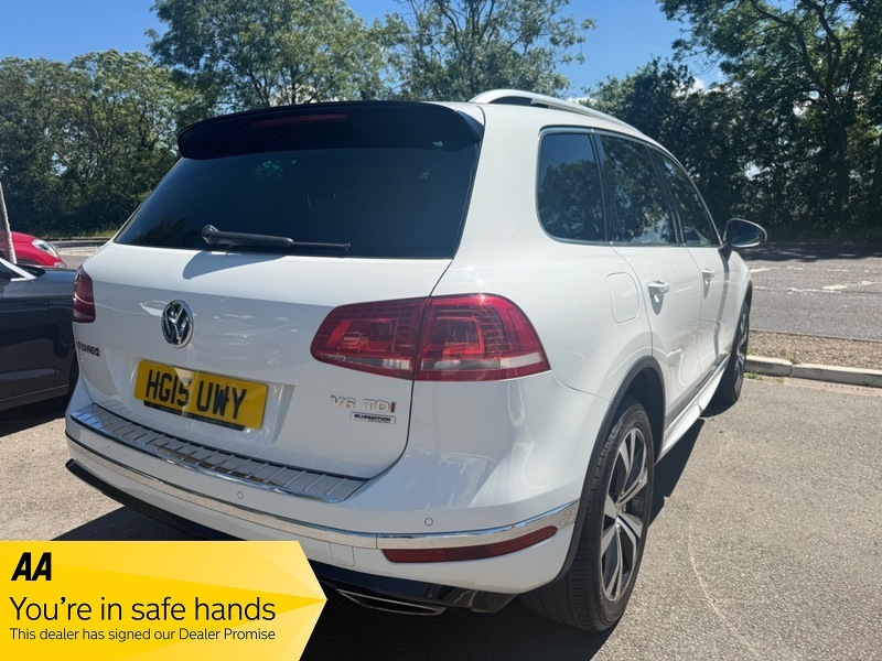 Volkswagen Touareg V6 R-line Tdi Bluemotion White #4