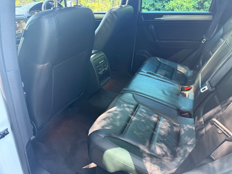 Volkswagen Touareg V6 R-line Tdi Bluemotion Technology Blue #26