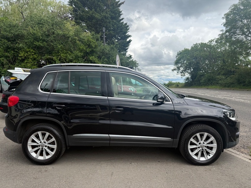 Volkswagen Tiguan 2.0 Tdi Bluemotion Tech Black #6