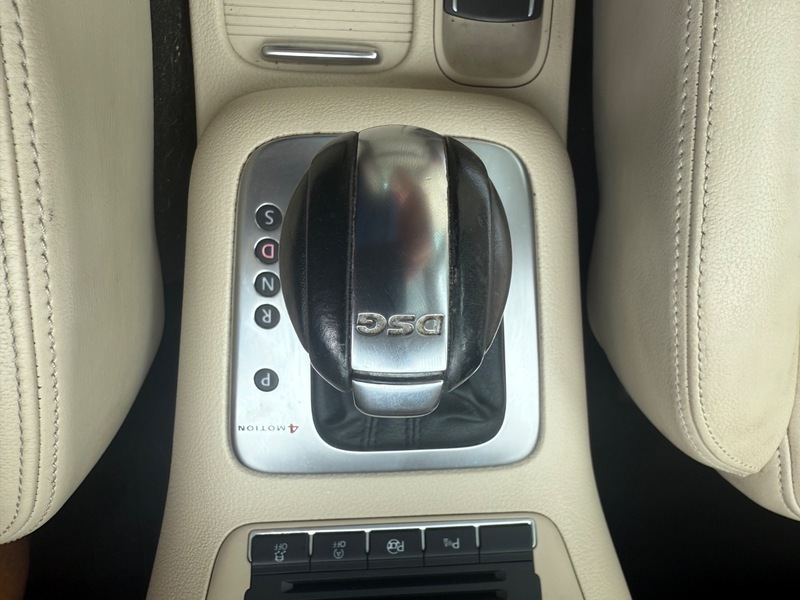 Volkswagen Tiguan 2.0 Tdi Bluemotion Tech Black #26