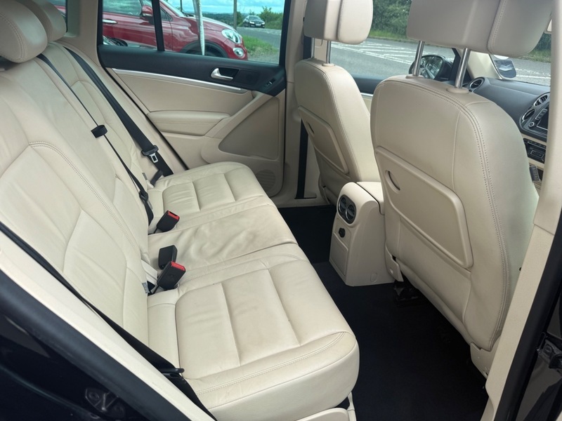 Volkswagen Tiguan 2.0 Tdi Bluemotion Tech Black #5
