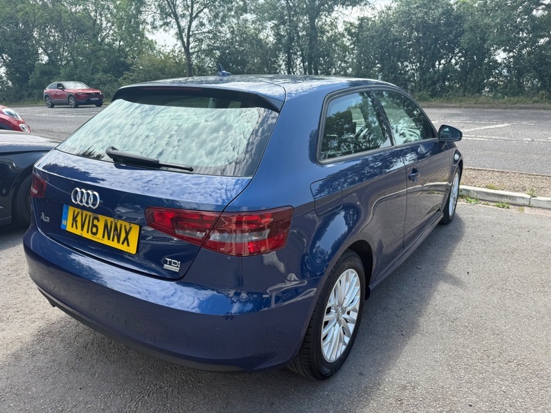 Audi A3 Tdi Ultra Se Technik KV16NNX Blue #6