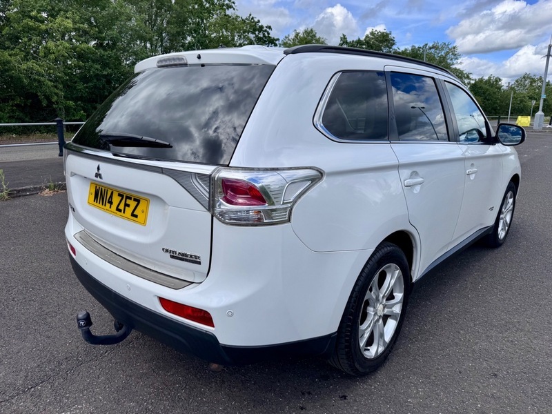 Mitsubishi Outlander Di-d Gx 5 White #5