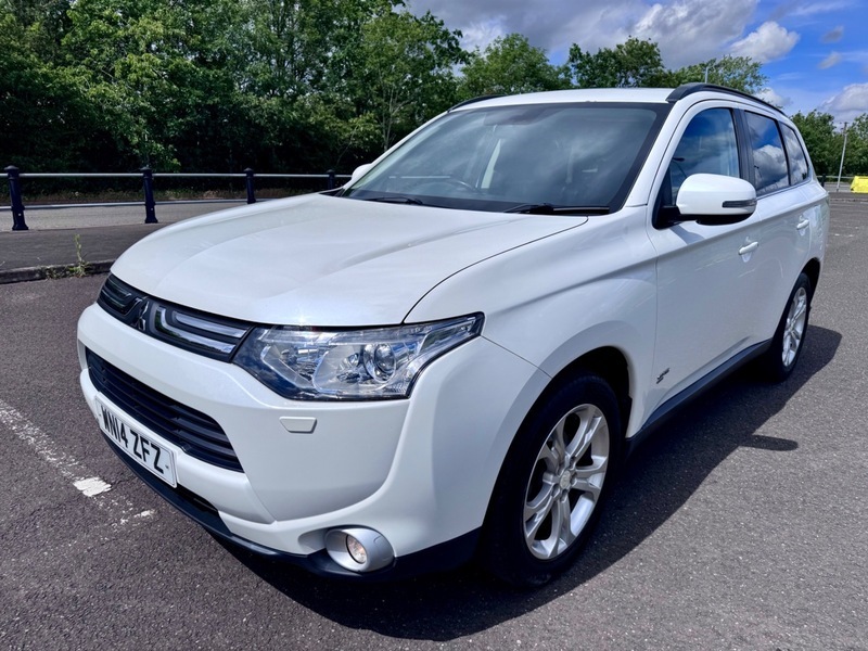 Mitsubishi Outlander Di-d Gx 5 White #4