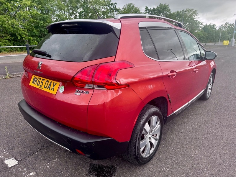 Peugeot e-2008 E-hdi Allure Red #4