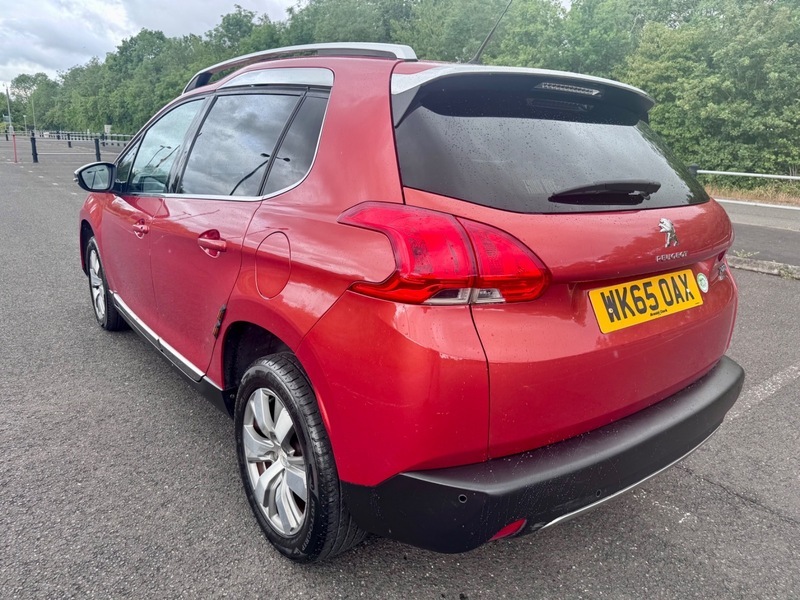 Peugeot e-2008 E-hdi Allure Red #6