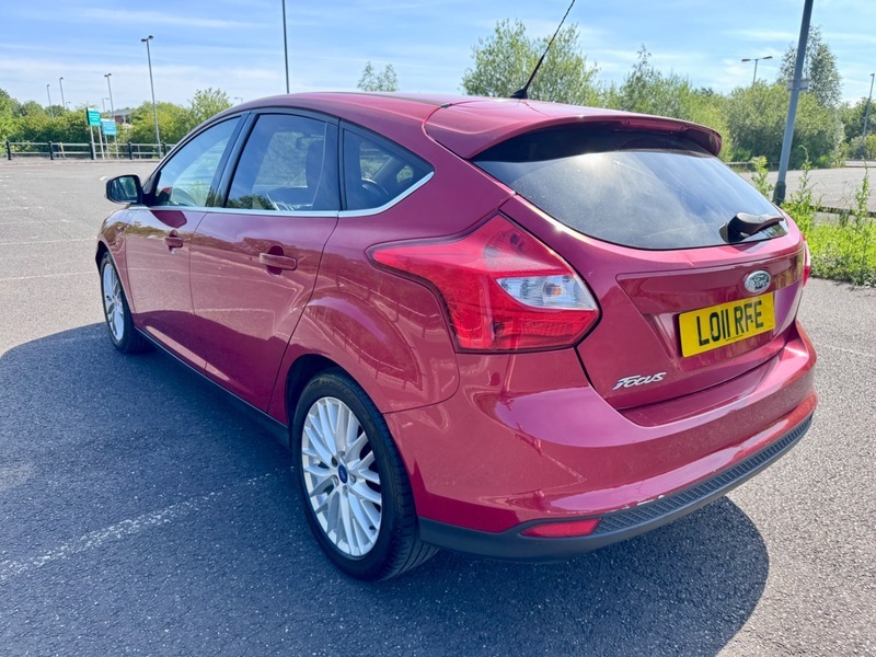 Ford Focus Zetec Red #6