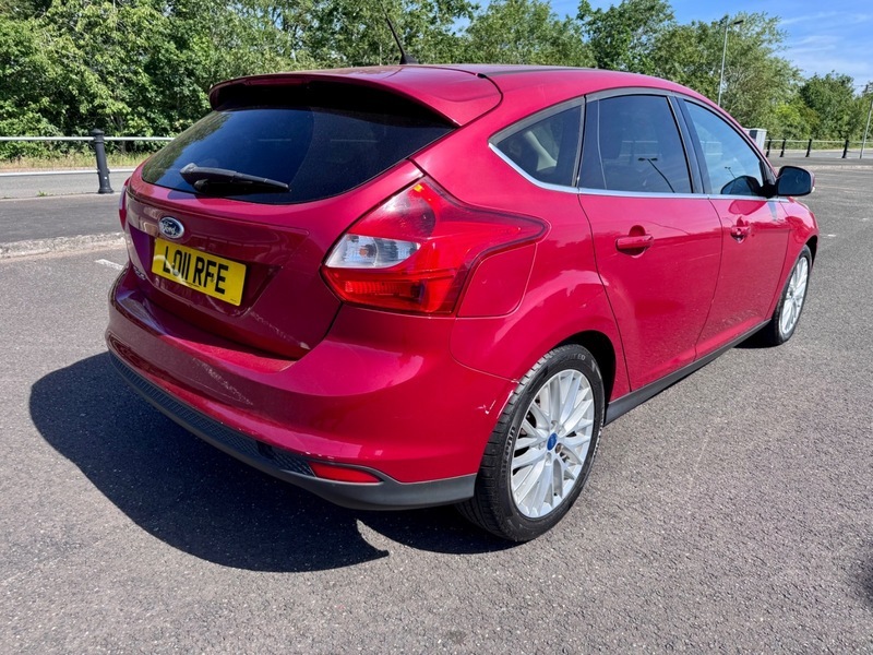 Ford Focus Zetec Red #4