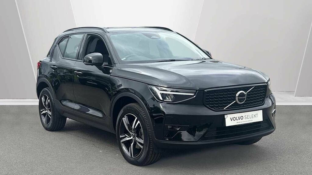 Volvo XC40 Plus, B3 Mild Hybrid, Dark Black