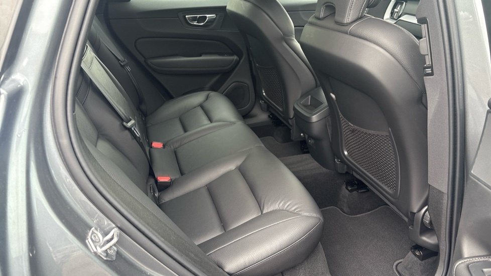 Volvo XC60 Momentum, B4 Awd Mild Hybrid Grey #6