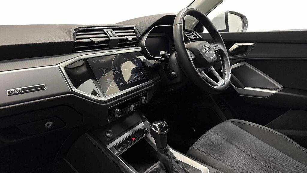 Audi Q3 Technik 35 Tfsi 150 Ps S Tronic DE23ZSR White #2