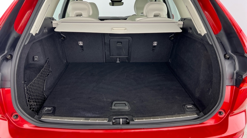 Volvo XC60 Inscription, B5 Mild Hybrid NX22KVM Red #5