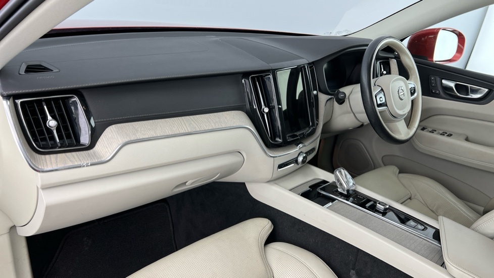 Volvo XC60 Inscription, B5 Mild Hybrid NX22KVM Red #6