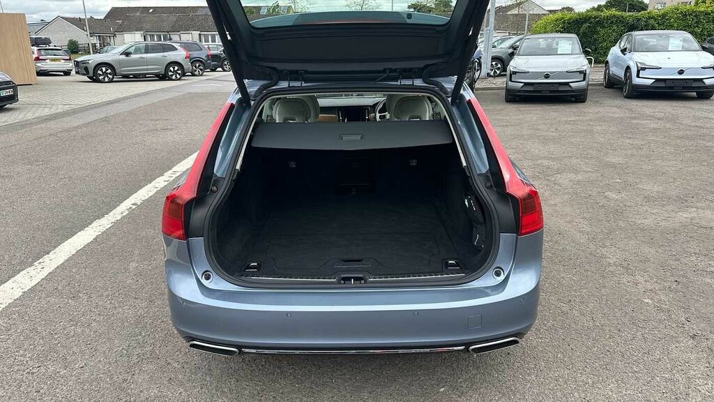 Volvo V90 D2 R-design Nav Plus White #13