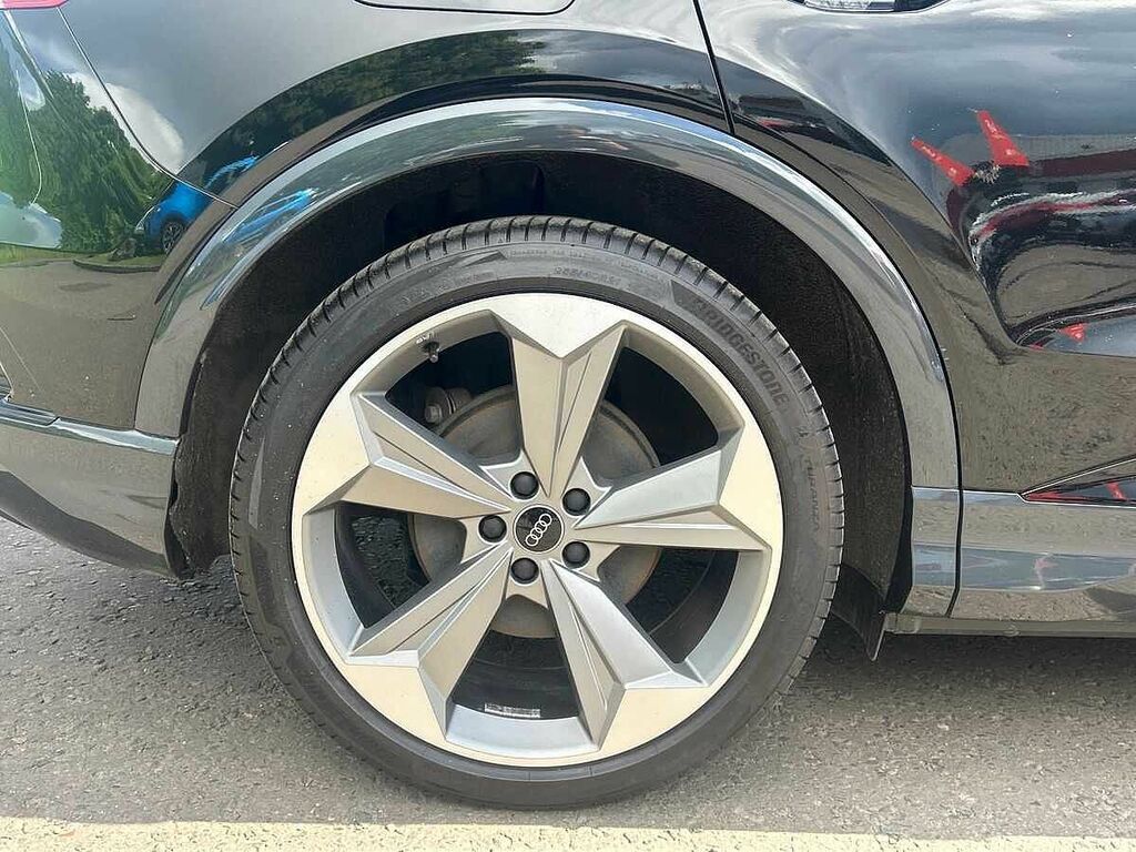 Audi Q4 E Tron Q4 Black Edition 45 E-tron Quattro 210,00 Kw ST24ZKX Black #5
