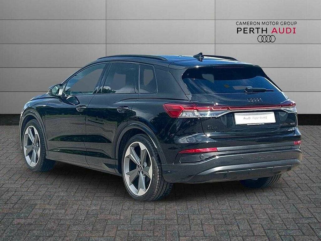 Audi Q4 E Tron Q4 Black Edition 45 E-tron Quattro 210,00 Kw ST24ZKX Black #3