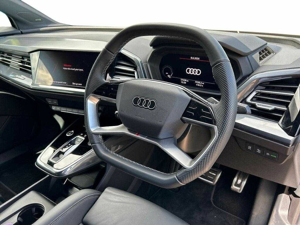 Audi Q4 E Tron Q4 Black Edition 45 E-tron Quattro 210,00 Kw ST24ZKX Black #6