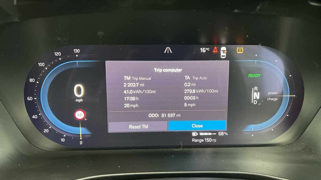 Volvo C40 Core Blue #18