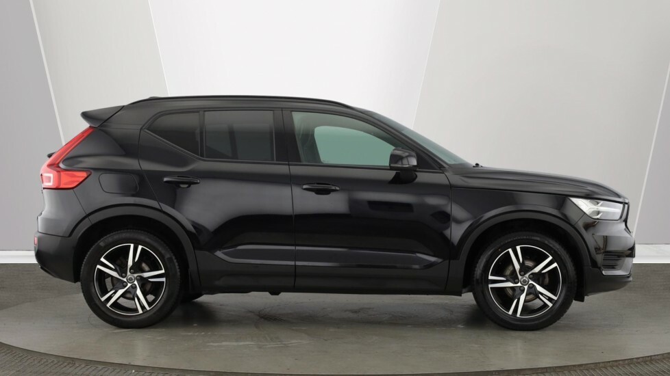 Volvo XC40 R-design, T3 Black #4