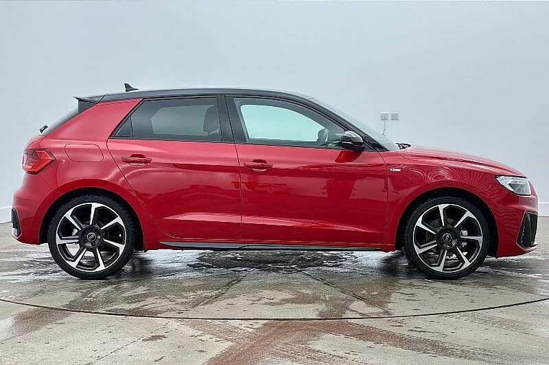 Audi A1 Black Edition 35 Tfsi 150 Ps S Tronic KN26VAO Red #4