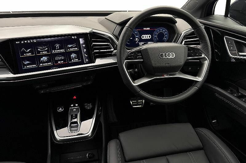 Audi Q4 E Tron Q4 S Line 45 E-tron 210,00 Kw KP75XEY Blue #2