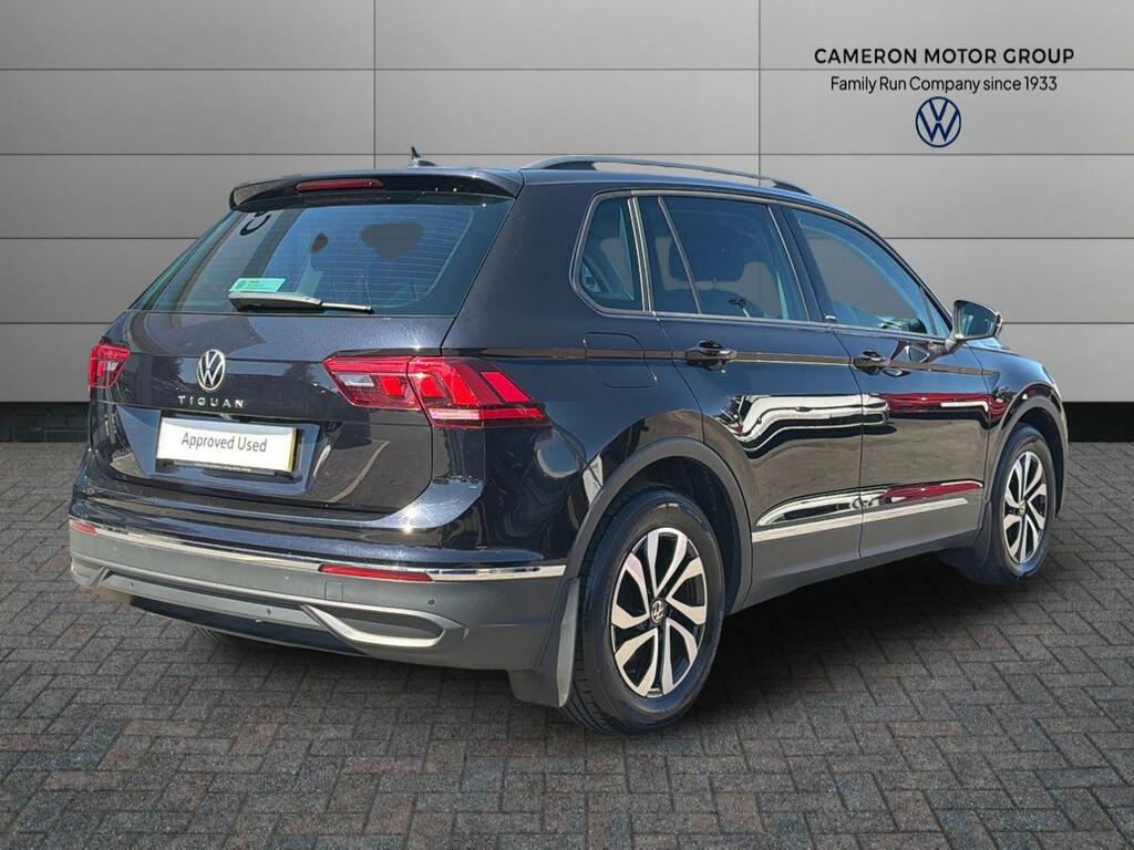 Volkswagen Tiguan 2.0 Tdi Active Black #3