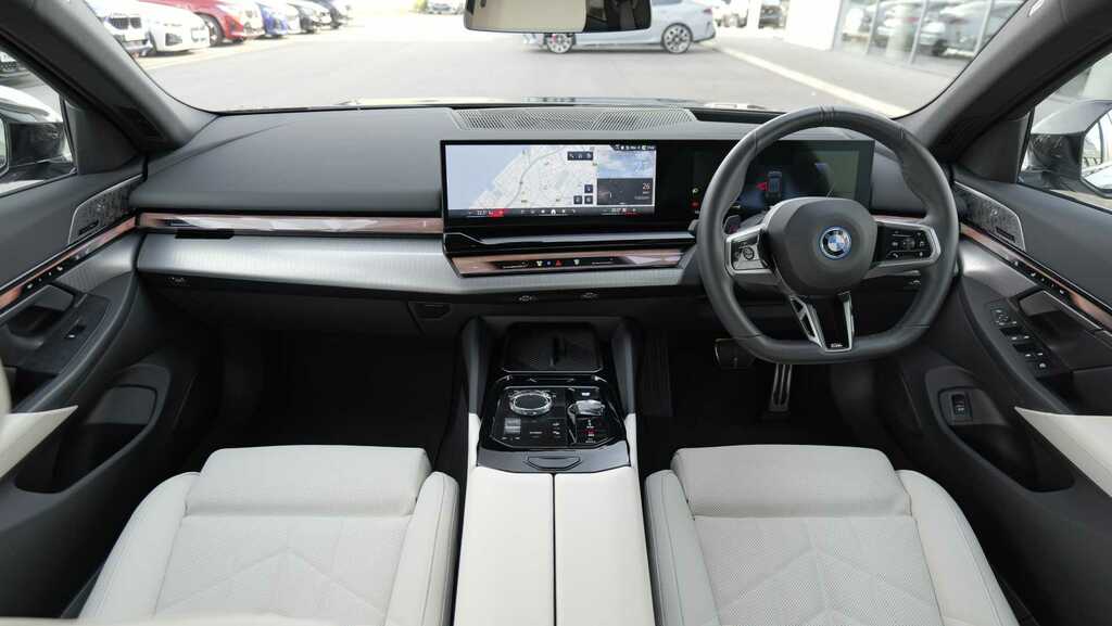BMW i5 250Kw Edrive40 M Sport 84Kwh 2025 YX25HYC Black #4